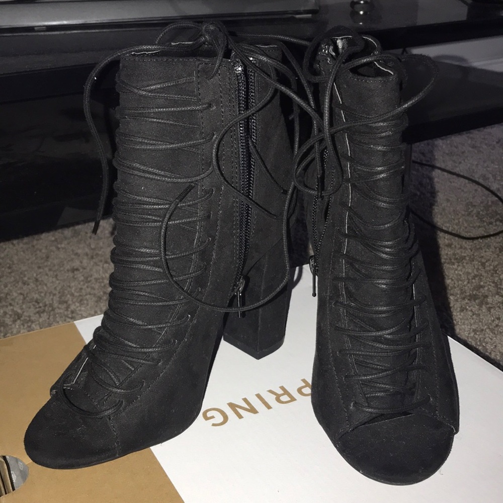 New Black booties